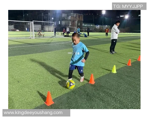 球星日常训练揭秘：从技术细节到体能提升的全方位训练计划