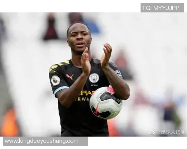 足球球星手腕上的秘密装备解析与功能作用探讨